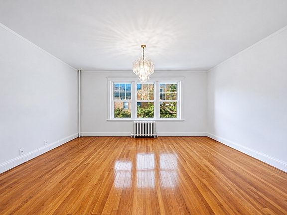3rd image of 413 Washington St APT 4