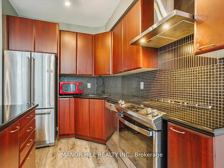 220 Burnhamthorpe Rd W #513 — Photo 6