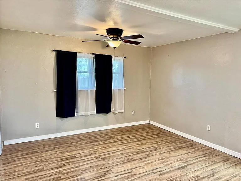 1197 FM 697 — Photo 26