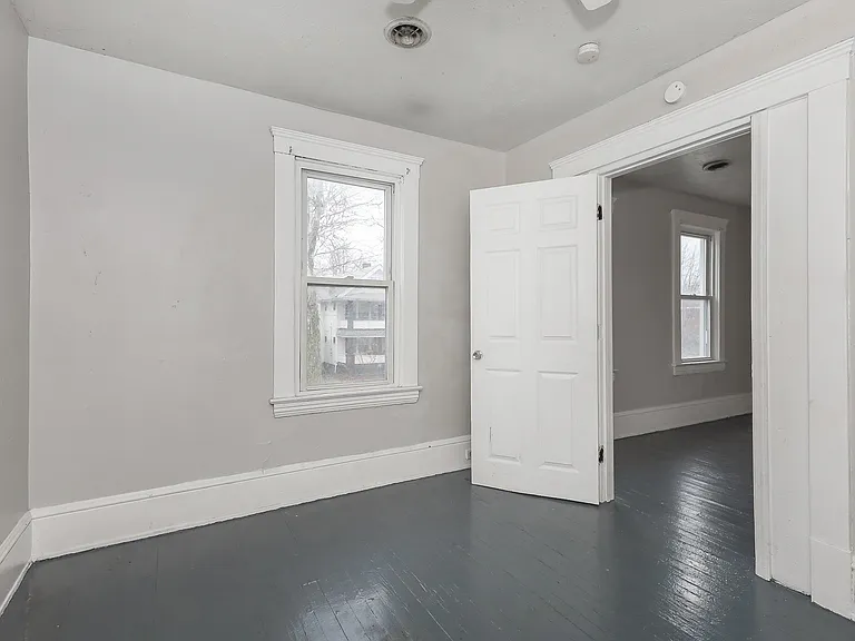 8700 Willard Ave #2 — Photo 11