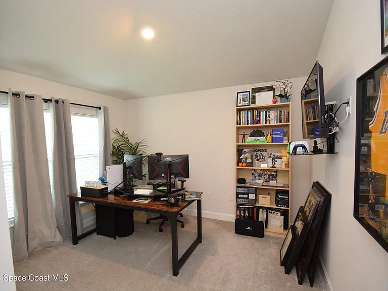 2585 Roygaris St NW — Photo 8