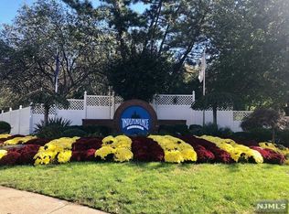 517 Ellery Ct, Edgewater, NJ 07020