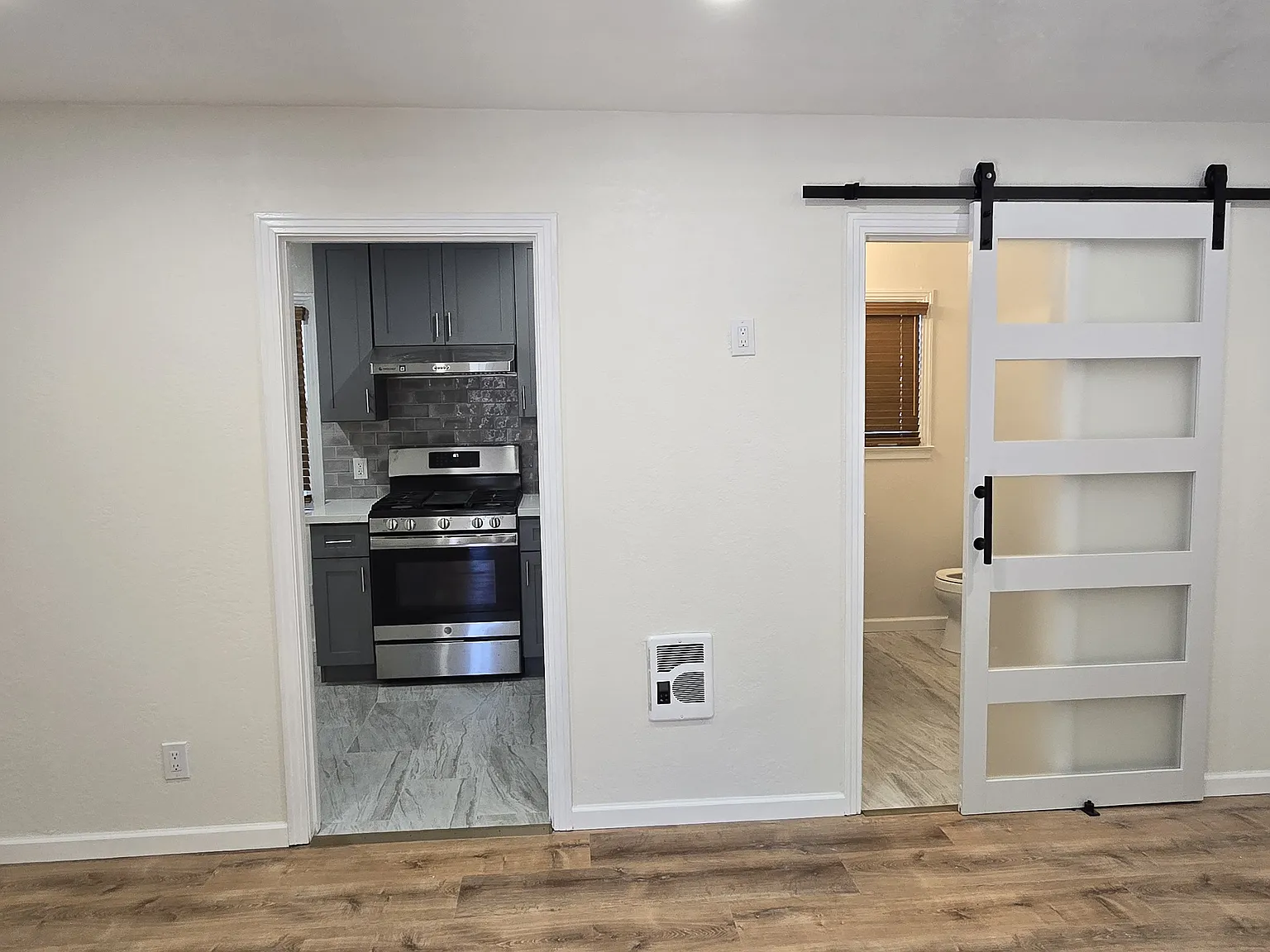 Studio, 350 sqft, $2,200 — Photo 2