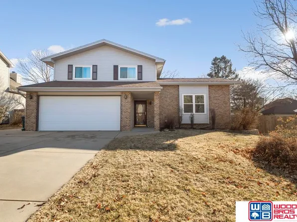 8011 Cooper Ave, Lincoln, NE 68506