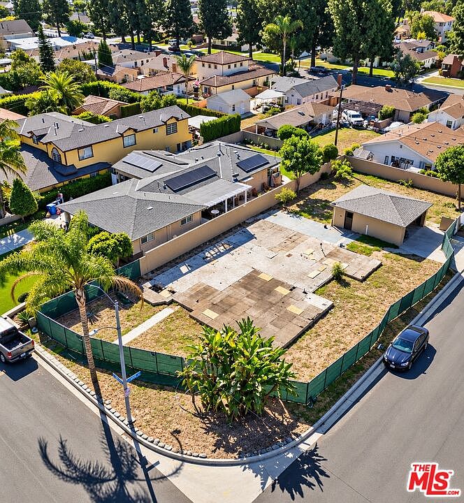 2nd image of 7302 Irwingrove Dr