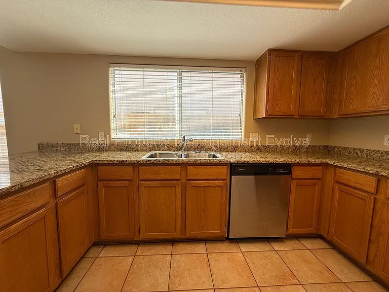 17215 N 46th Pl — Photo 12