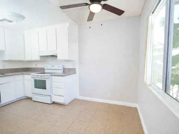 557 S El Cielo Rd #16, Palm Springs, CA 92264