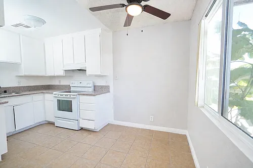 557 S El Cielo Rd #16 Photo 1