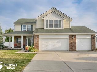 4071 Grand Oaks Ct, Burton, MI