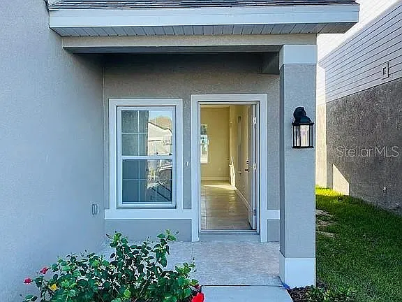 4 bed, 2.5 bath, 2457 sqft, $2,400 — Photo 2
