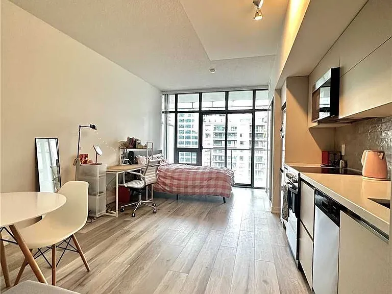 33 Charles St E #1310 — Photo 4