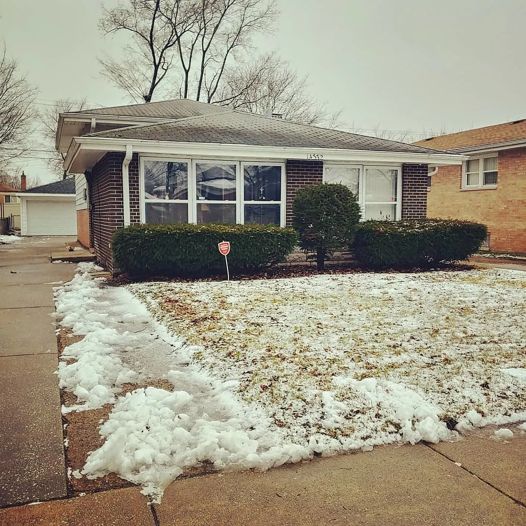 14332 Woodlawn Ave photo 1