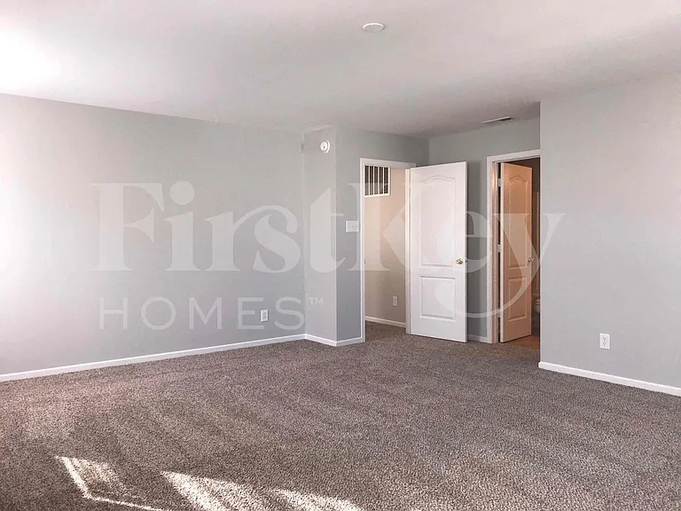 15400 Gallow Ln — Photo 12