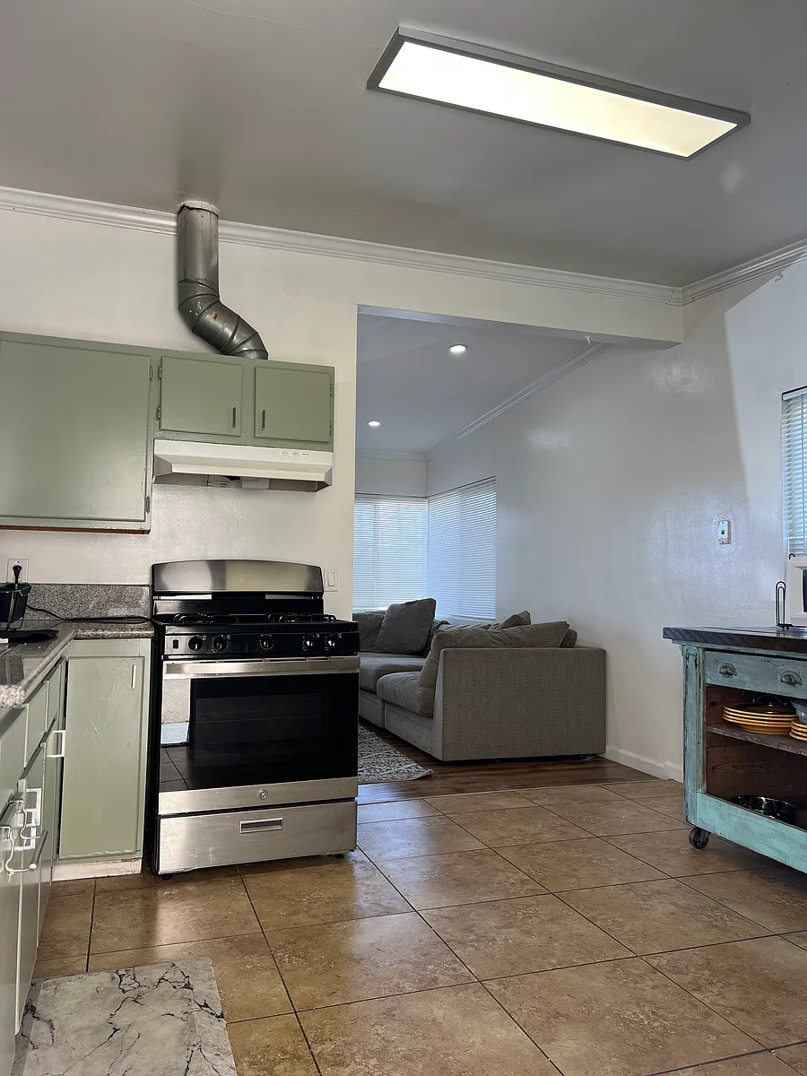 Building Photo - 20802 Halldale Ave #1