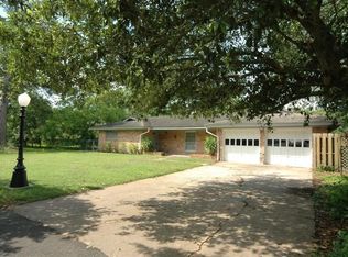 1106 Kipp Ave, Kemah, TX 77565