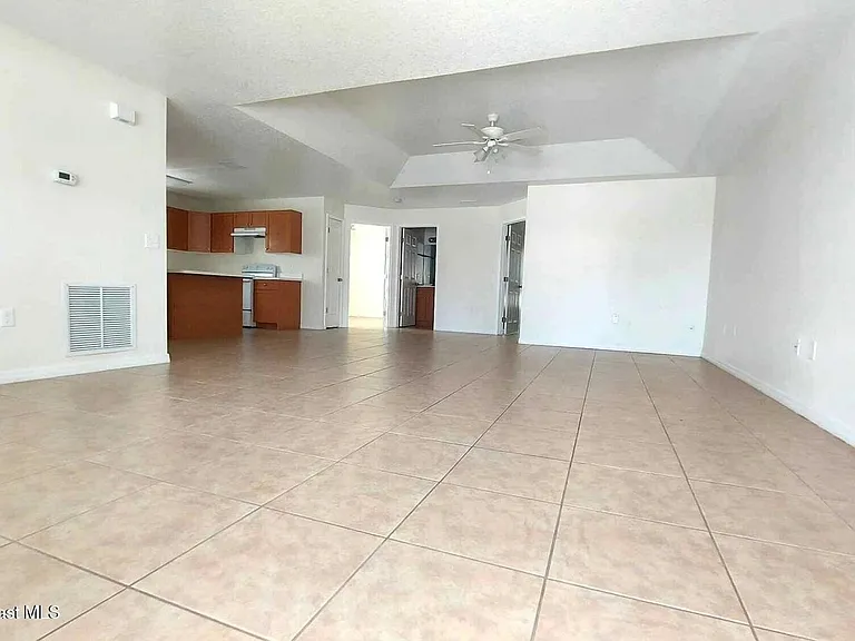 821 Angela Ave #A — Photo 3