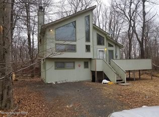 1885 Beverly Ct, Tobyhanna, PA 18466