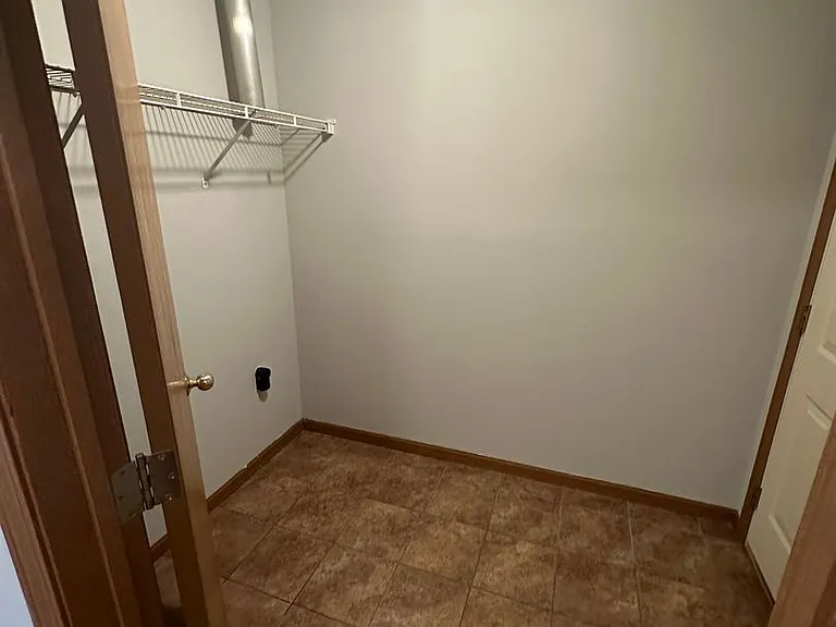 1828 Starks Cir — Photo 15