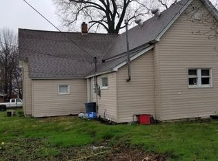 621 S 12th St, Herrin, IL 62948