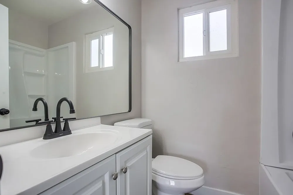 2 bed, 750 sqft, $2,600 — Photo 2