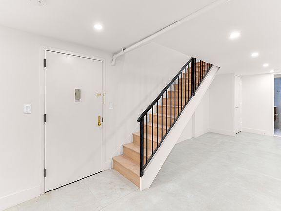 3rd image of 220 Saint James Pl Floor 1