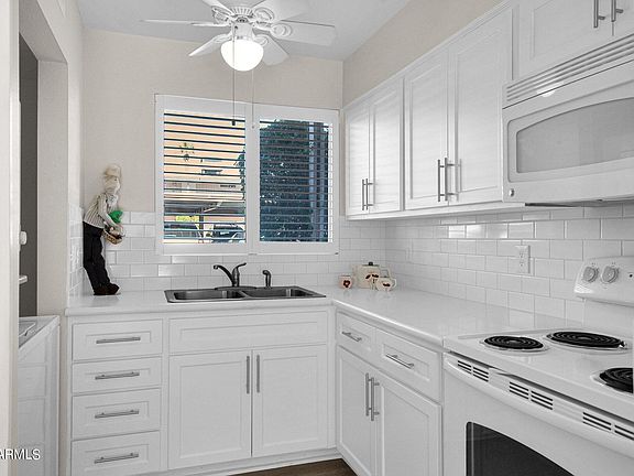 2nd image of 10825 N FAIRWAY Court E