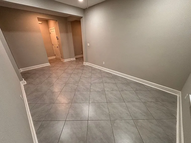 212 Willow Creek Ct — Photo 10