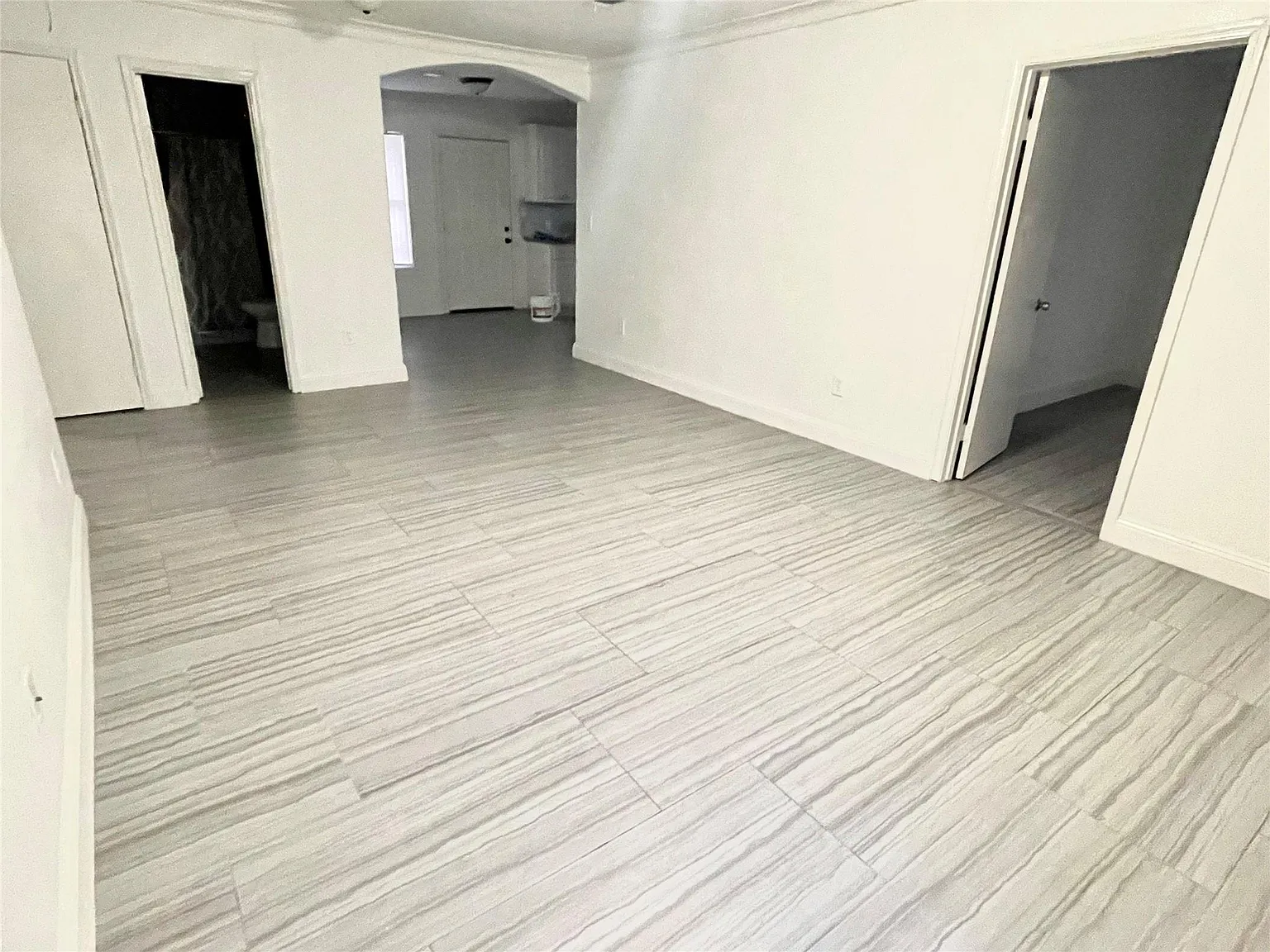 3 bed, 2.0 bath, 1248 sqft, $1,900 — Photo 2