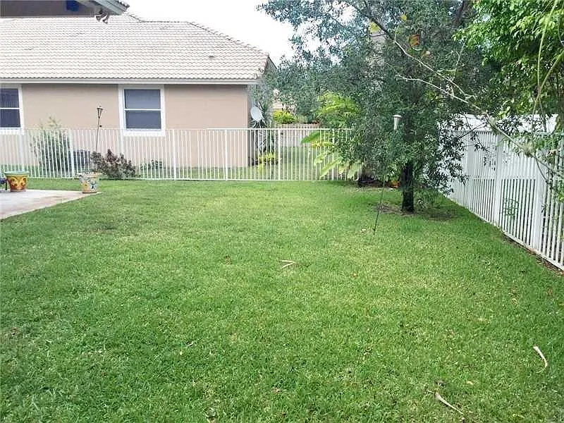 NW 16th Street, Pembroke Pines — Photo 3