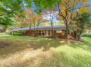 5201 Mountaincrest Dr, Knoxville, TN 37918