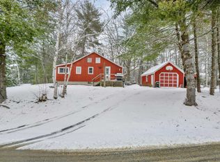 2 Crescent Ln, Raymond, ME 04071
