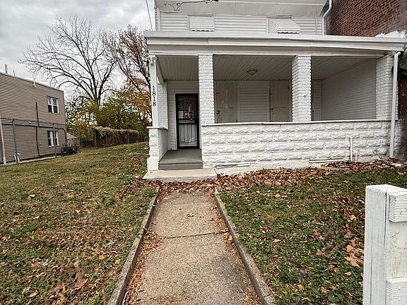 2nd image of 1818 Harrison St