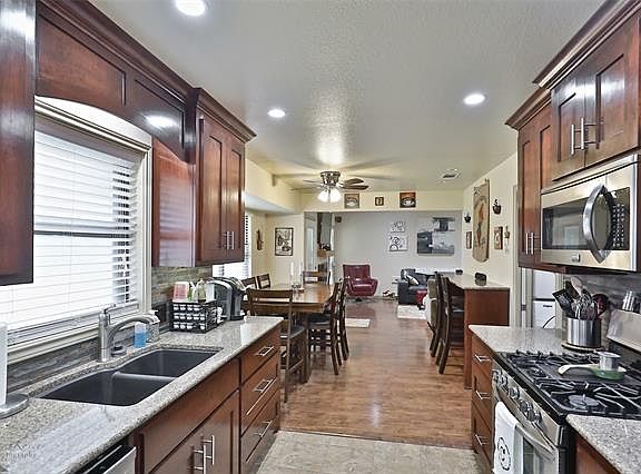 5th image of 3526 Honeysuckle Ct