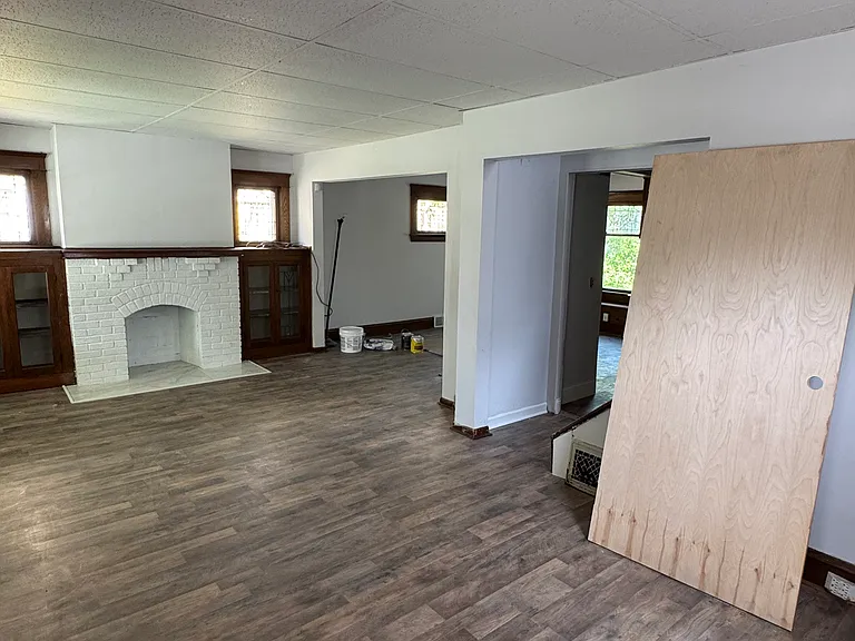 9409 Empire Ave — Photo 3