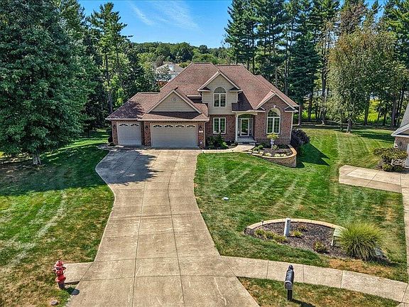 2nd image of 60 Wildwood Ln W