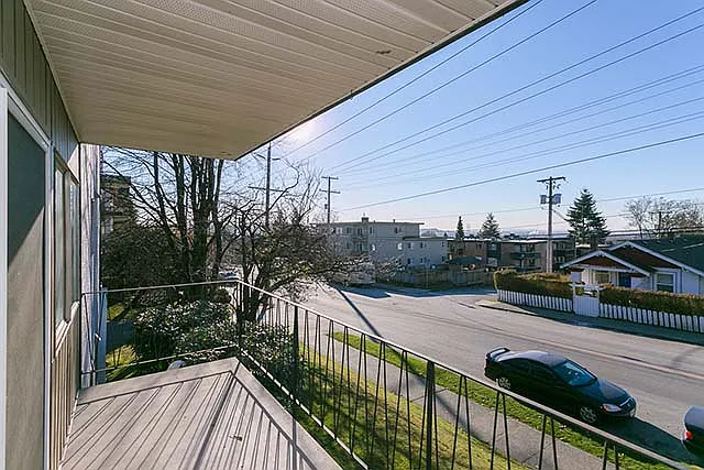 910 Saint Andrews St — Photo 6