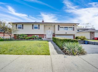 703 N Lincoln Ave, Addison, IL 60101