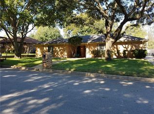 233 NE Timber Ridge Dr, Burleson, TX 76028