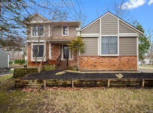 471 Hillson Dr, Waterford, MI