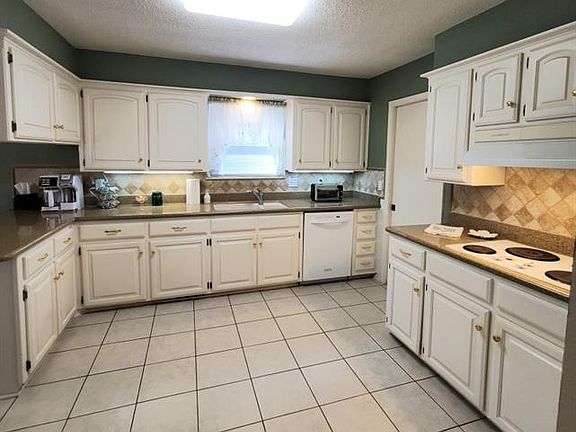 5th image of 616 Victoria Dr
