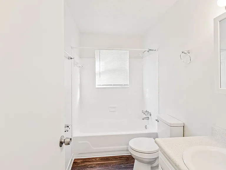 Foreman Apartments — Photo 32
