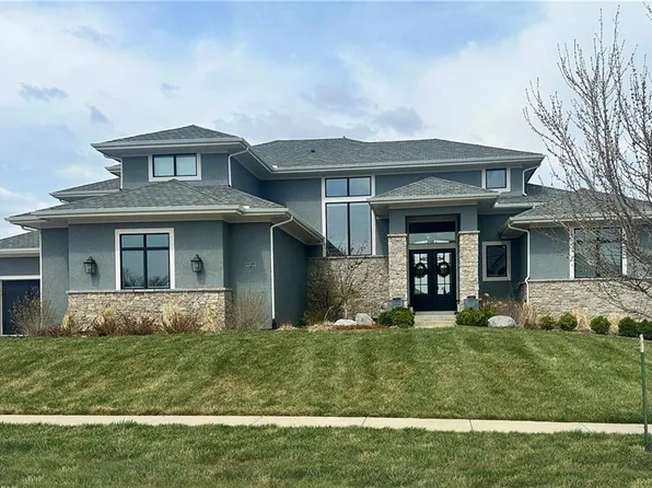 10710 W 173rd Ter, Overland Park, KS 66221