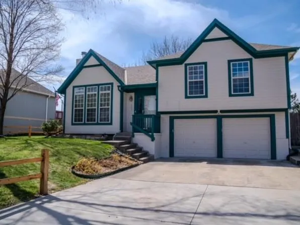 1002 W 7th St, Edgerton, KS 66021