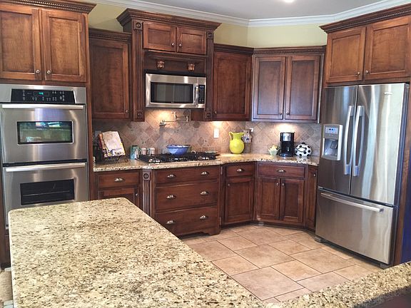 5th image of 2425 Augusta Dr