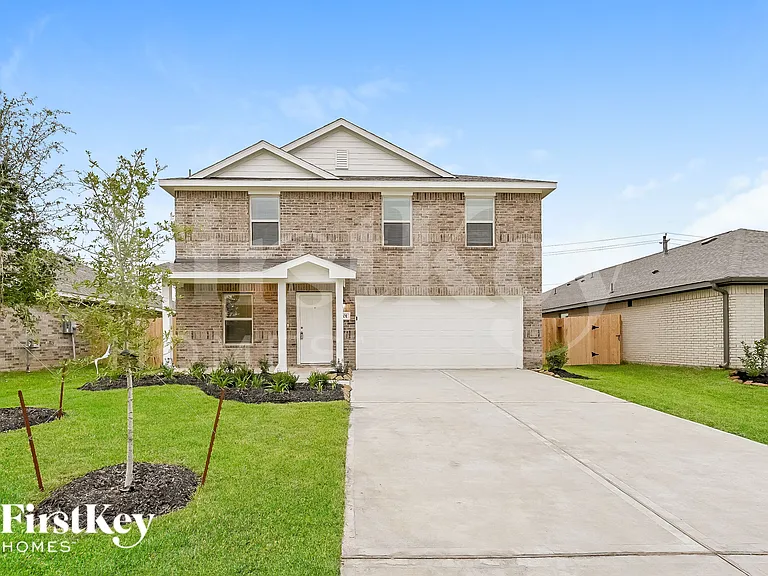 501 Maple Bend Ln — Photo 1