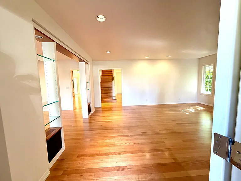 172 Middlecrest Rd — Photo 5