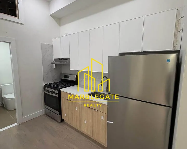 53 Lincoln Park #22E — Photo 1