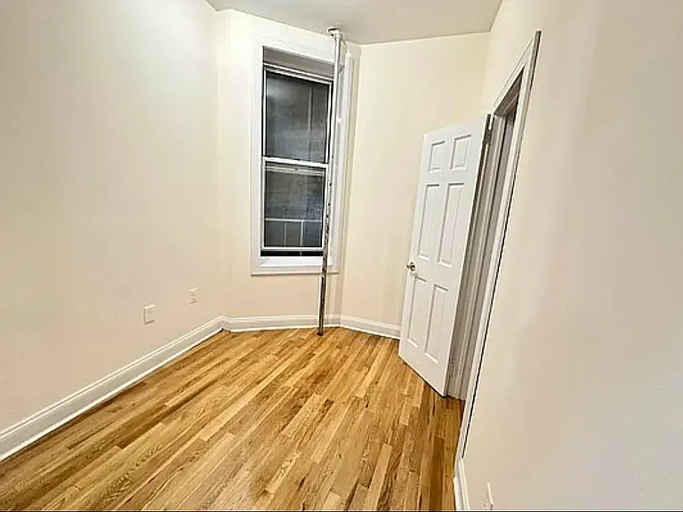 421 W 43rd St #P — Photo 6