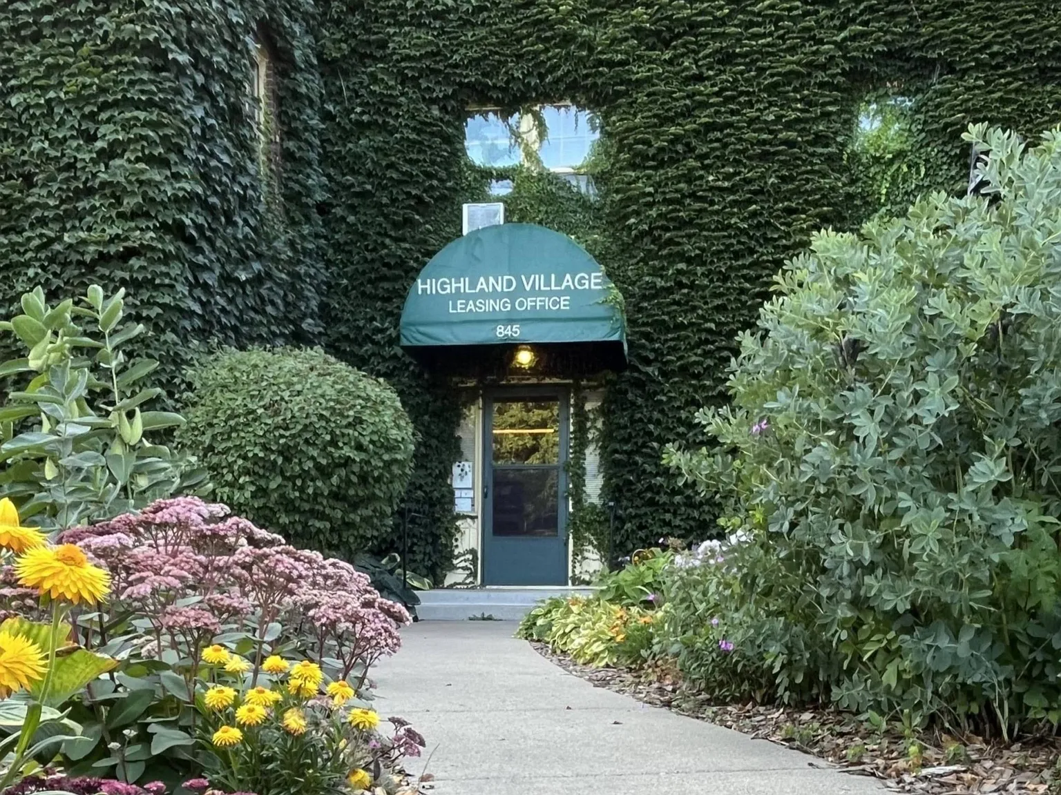 Highland Village Apartments — Photo 1