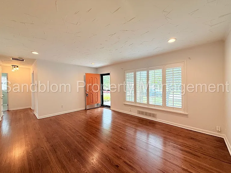 3737 E 37th Pl — Photo 6